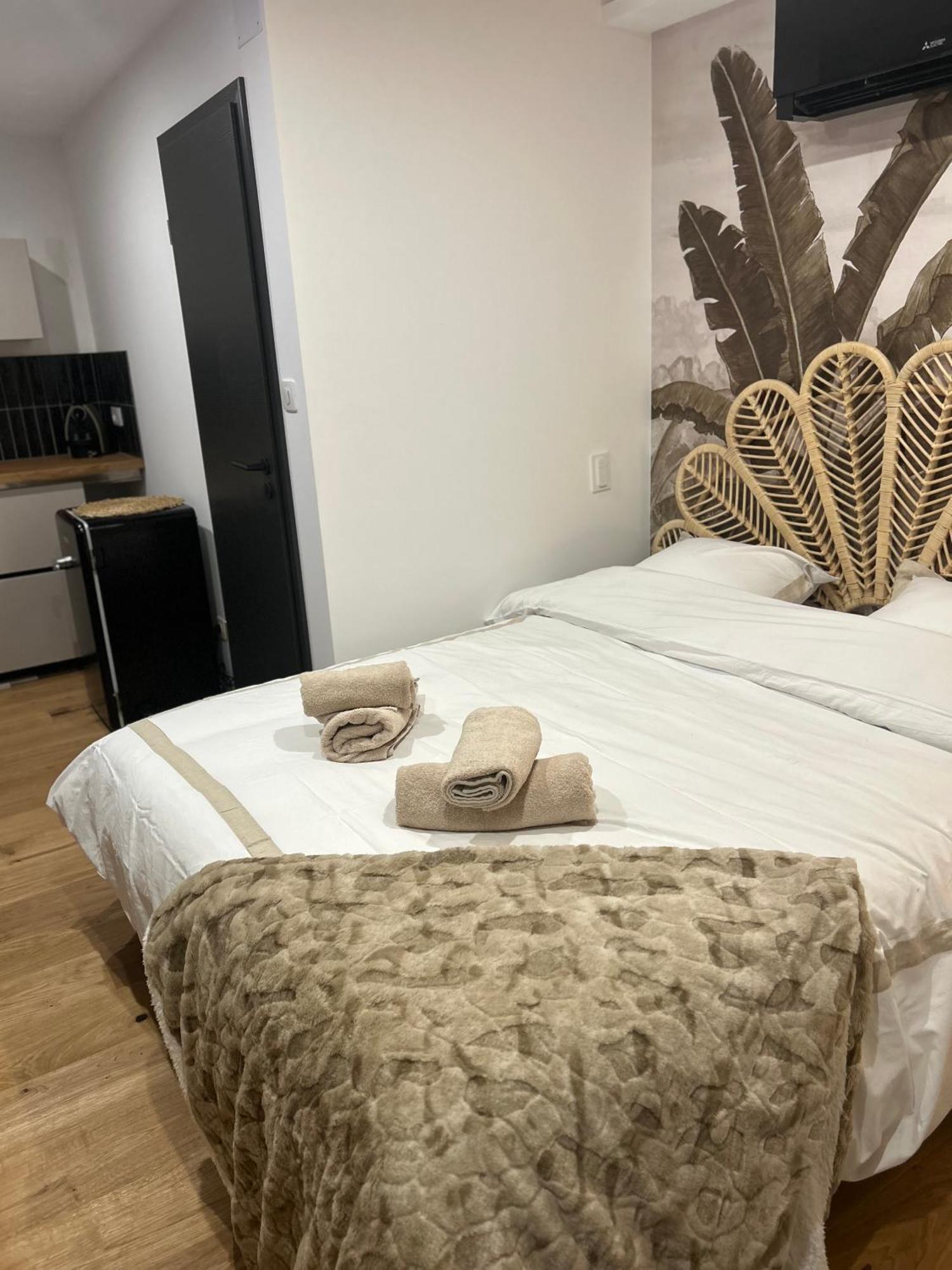Studio Prestige Avec Terrasse Le Chene Dore Au Coeur Du Centre Touristique Cite Des Loisirs 200 M Du Galaxie,Face Au Snowworld Parking Gratuit Privatif Amnéville Εξωτερικό φωτογραφία